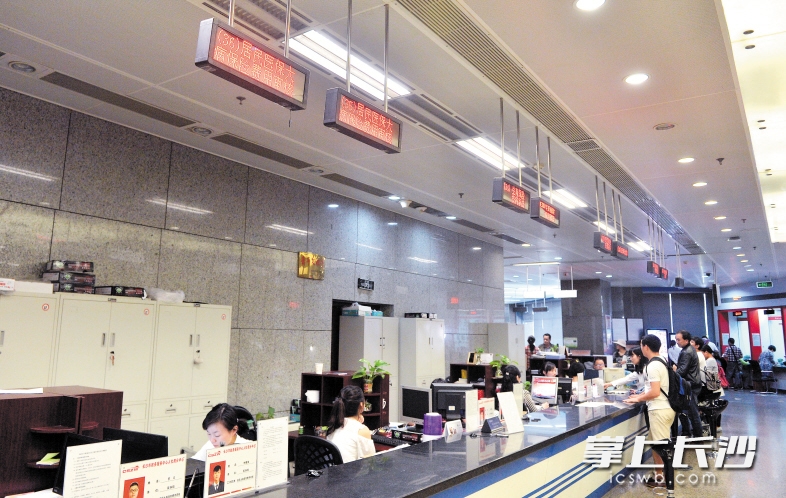 重庆同城24小时医保提取(同城医保卡转移怎么办理)