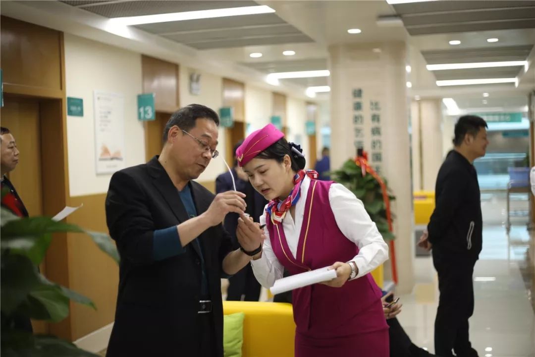 重庆24小时套医保卡(北京医保卡使用指南)